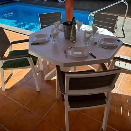 Maiteren Etxea- 4 Beds With Private Pool Вілла Плайя-Бланка